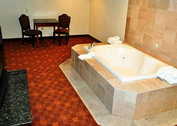 Rodeway Inn Sandston Zewnętrze zdjęcie